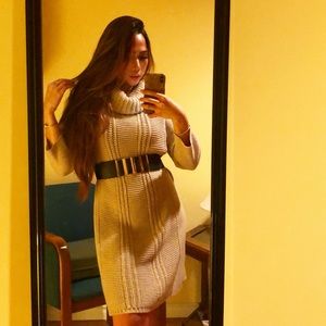 Vince Camuto knit dress in beige size medium
